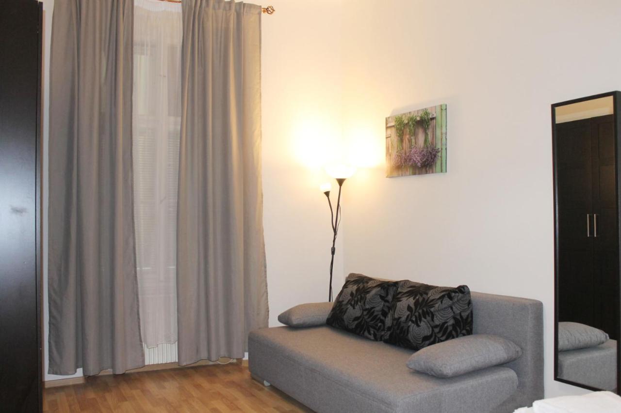 Modern Apartment Ve Smeckach 28 프라하 외부 사진