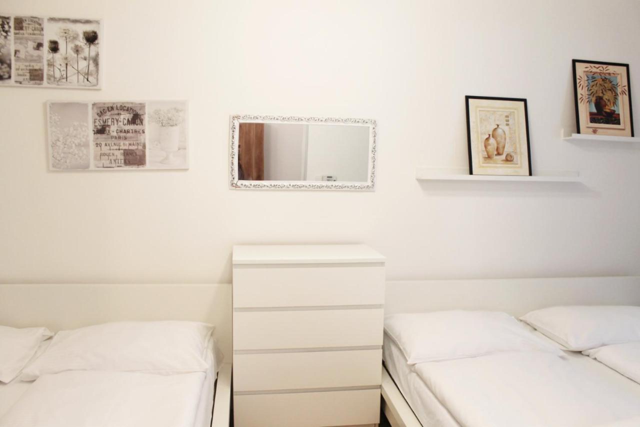 Modern Apartment Ve Smeckach 28 프라하 외부 사진