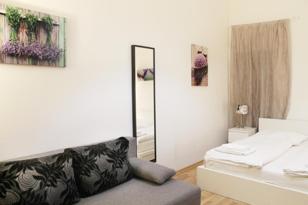 Modern Apartment Ve Smeckach 28 프라하 외부 사진