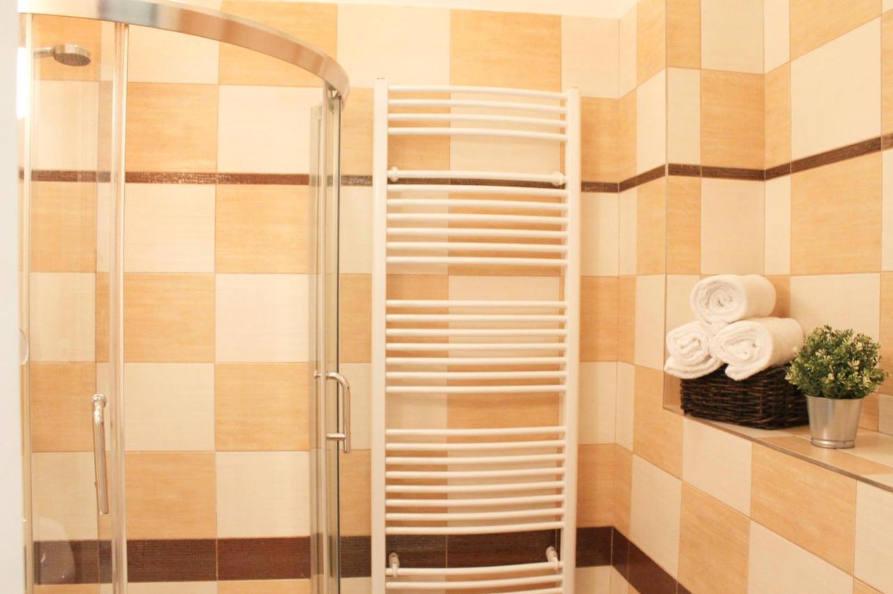 Modern Apartment Ve Smeckach 28 프라하 외부 사진