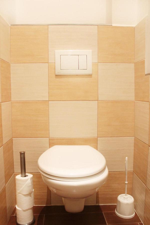 Modern Apartment Ve Smeckach 28 프라하 외부 사진