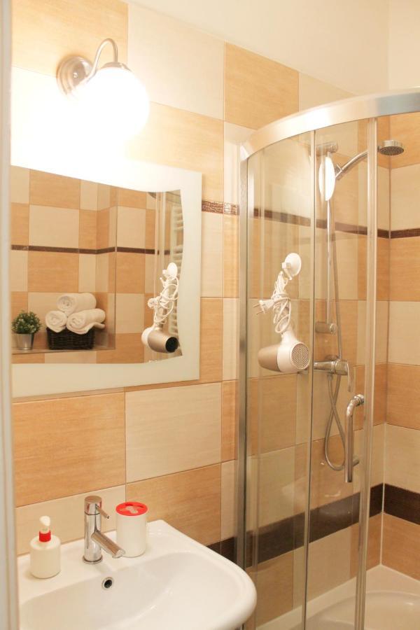 Modern Apartment Ve Smeckach 28 프라하 외부 사진